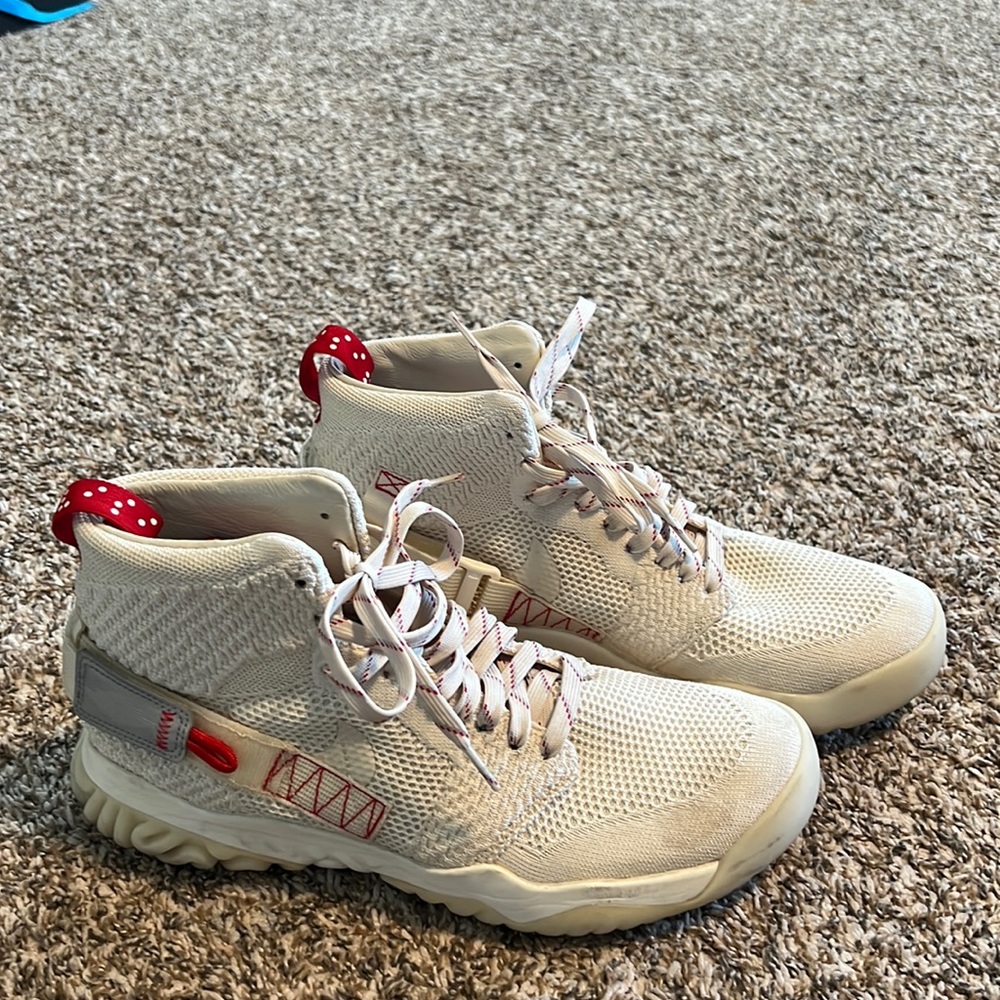 Jordan Apex React Bio Beige - image 1